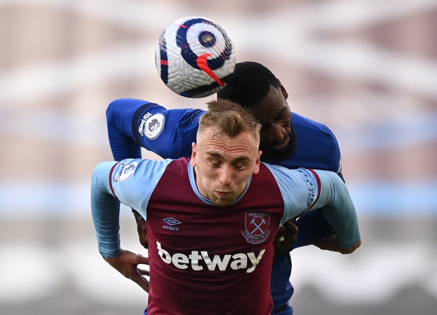 通过分析他 通过分析他